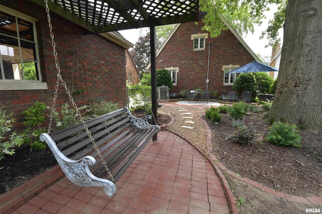 3307 N Biltmore Ave, Peoria, IL 61604 - view of patio / terrace