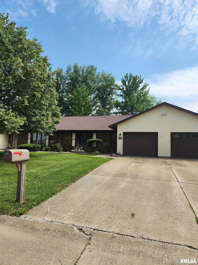 409 Evergreen Dr, Macomb, IL 61455 - photo 1