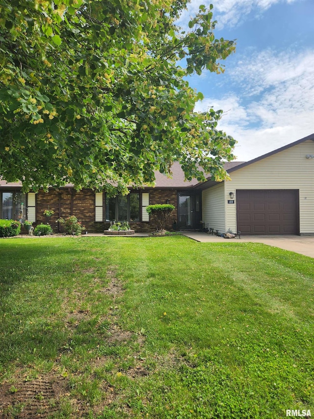 409 Evergreen Dr, Macomb, IL 61455 - photo 2
