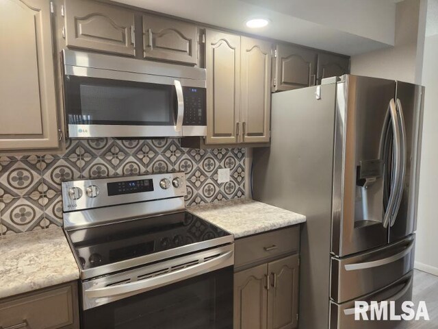 409 Evergreen Dr, Macomb, IL 61455 - photo 9