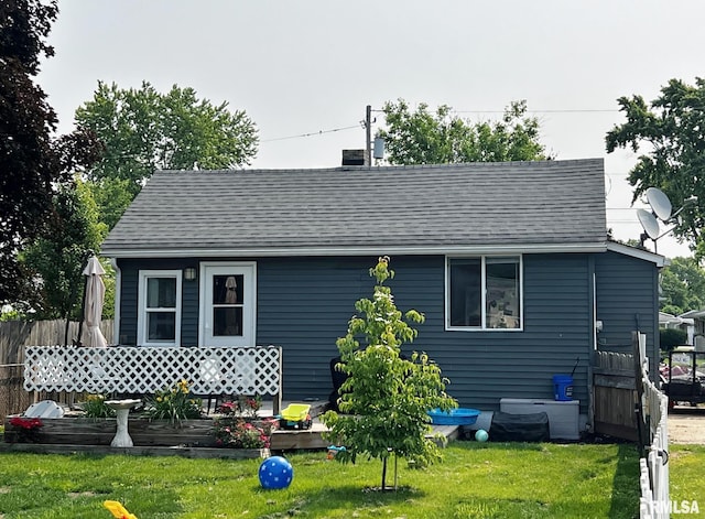 1520 N Finney St, Chillicothe, IL 61523 - back of house featuring a shingled roof
