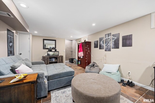 51 Lynnwood Ct, Morton, IL 61550 - living area with baseboards and recessed lighting