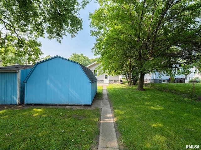 600 E Virginia Ave, Peoria, IL 61603 - view of yard with a storage shed