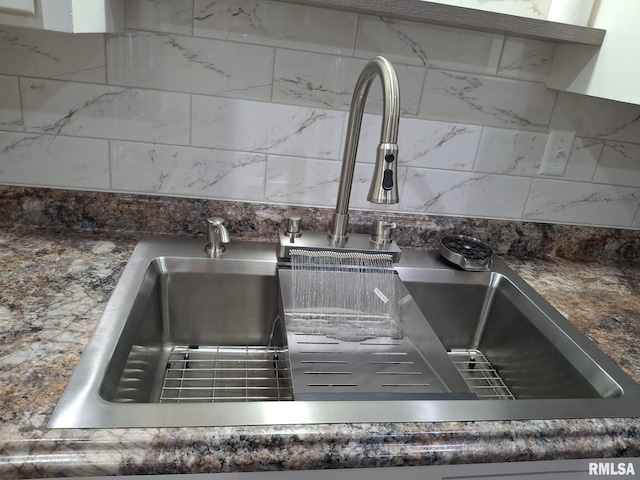 2604 W Kansas St, Peoria, IL 61604 - kitchen view of tasteful backsplash and dark countertops