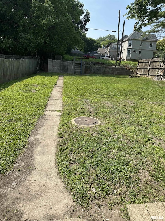 1213 NE Glendale Ave, Peoria, IL 61603 - view of yard