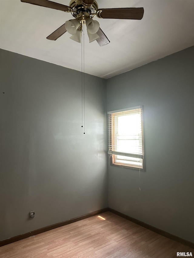 1213 NE Glendale Ave, Peoria, IL 61603 - unfurnished room featuring ceiling fan and light wood-type flooring