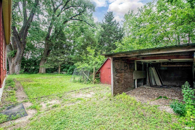 7113 S Depot St, Bartonville, IL 61607 - view of grassy yard with an outbuilding