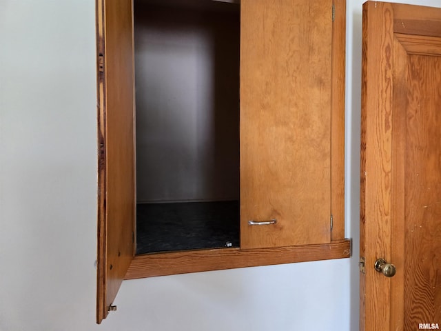 904 E Elm St, Canton, IL 61520 - detailed view