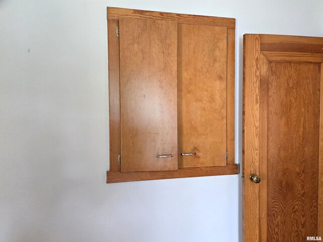 904 E Elm St, Canton, IL 61520 - detailed view