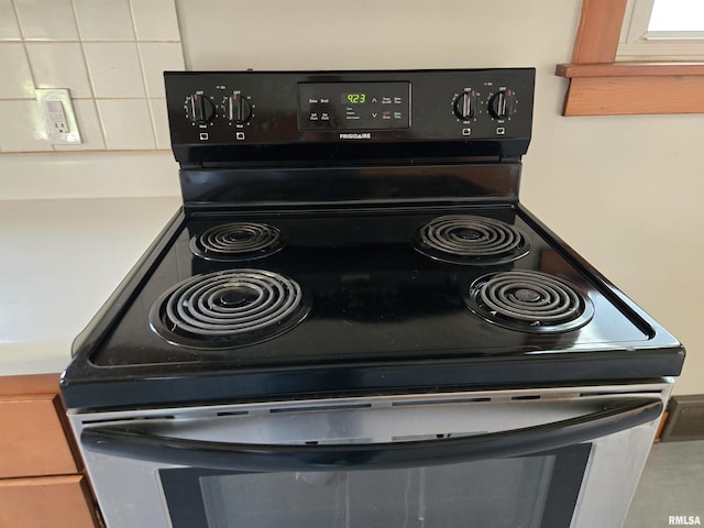 904 E Elm St, Canton, IL 61520 - kitchen view of black electric range