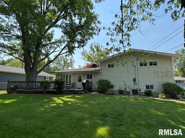 218 W Kurlene Dr, Macomb, IL 61455 - back of house featuring a lawn and a deck
