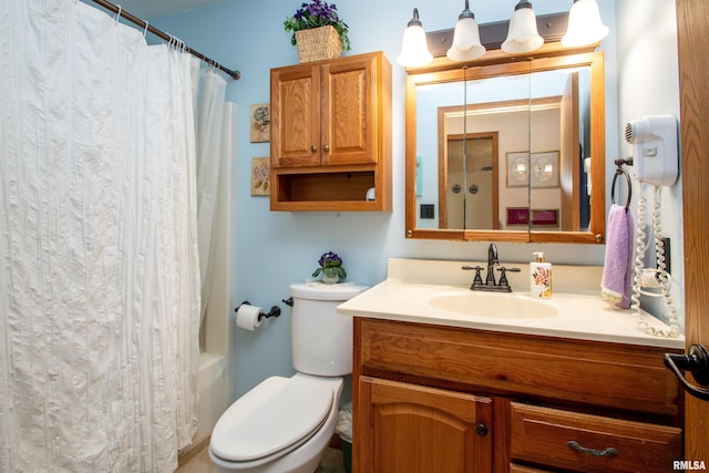 100 Oakridge Ct, Dahinda, IL 61428 - full bathroom featuring vanity and shower / bath combo