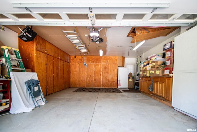 100 Oakridge Ct, Dahinda, IL 61428 - garage with a garage door opener