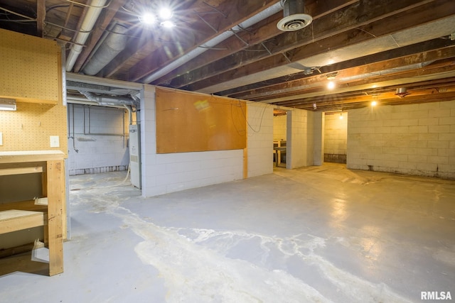 1030 E Euclid Ave, Peoria Heights, IL 61616 - unfinished basement featuring washer / clothes dryer