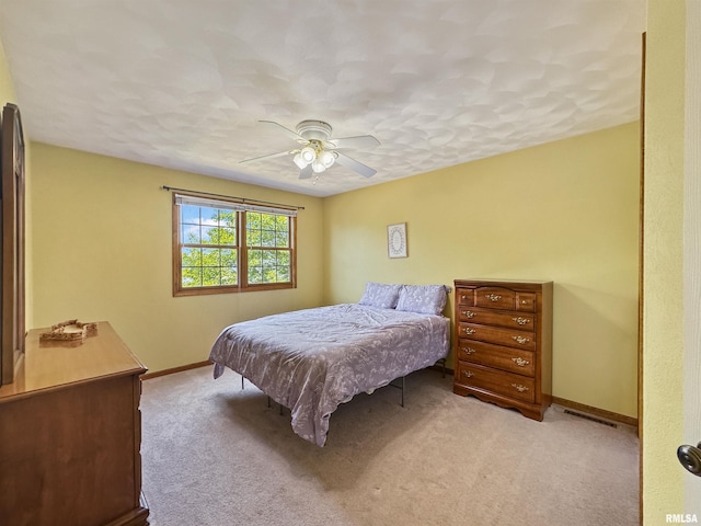 125 Prairieview Dr, East Peoria, IL 61611 - bedroom with light carpet and ceiling fan
