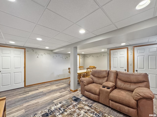 125 Prairieview Dr, East Peoria, IL 61611 - living area featuring wood finished floors, recessed lighting, and a paneled ceiling
