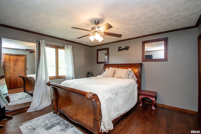 324 Pinecrest Dr, Germantown Hills, IL 61548 - bedroom featuring dark wood-type flooring, a ceiling fan, and crown molding