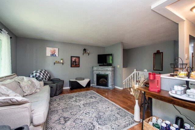 324 Pinecrest Dr, Germantown Hills, IL 61548 - living area with wood finished floors and a fireplace