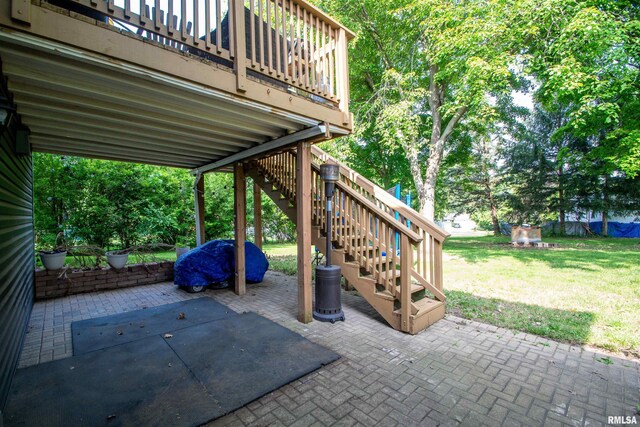 324 Pinecrest Dr, Germantown Hills, IL 61548 - view of patio with stairs