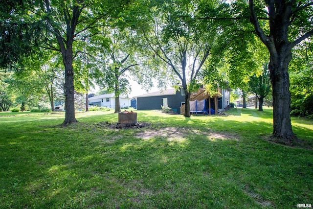 324 Pinecrest Dr, Germantown Hills, IL 61548 - view of green lawn
