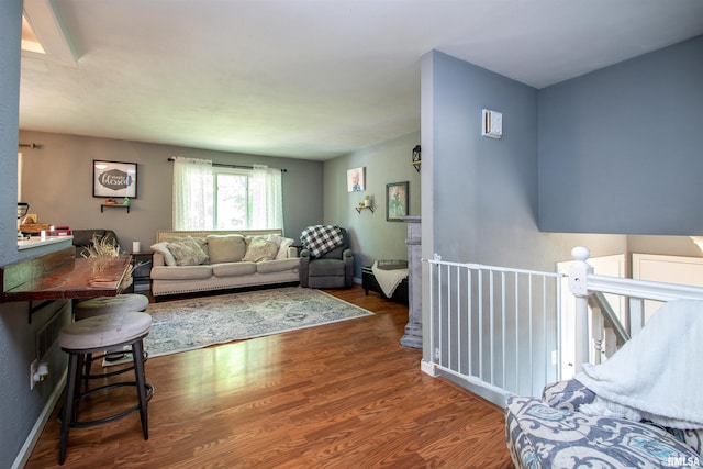 324 Pinecrest Dr, Germantown Hills, IL 61548 - living room featuring wood finished floors