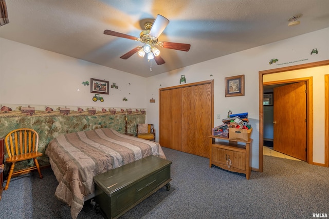 21501 N Berchtold Rd, Chillicothe, IL 61523 - bedroom with carpet, a closet, and ceiling fan
