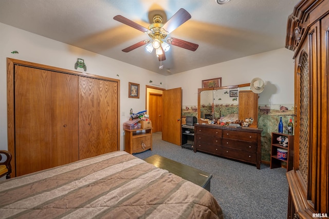 21501 N Berchtold Rd, Chillicothe, IL 61523 - carpeted bedroom with a closet and ceiling fan