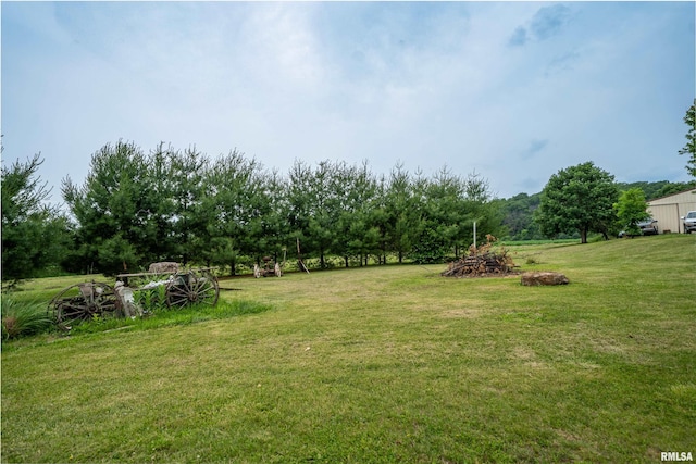 21501 N Berchtold Rd, Chillicothe, IL 61523 - view of green lawn