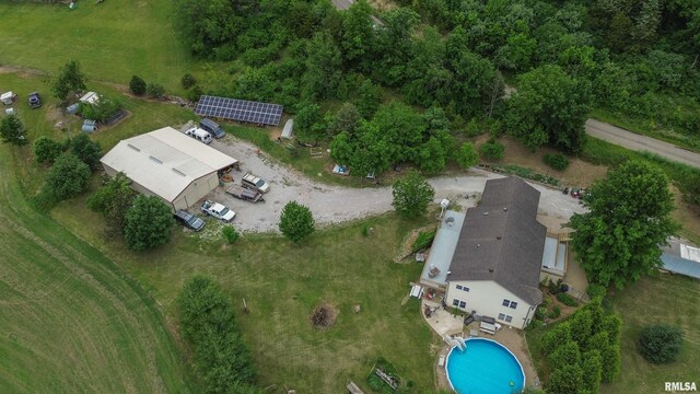 21501 N Berchtold Rd, Chillicothe, IL 61523 - aerial overview of property's location featuring a pool