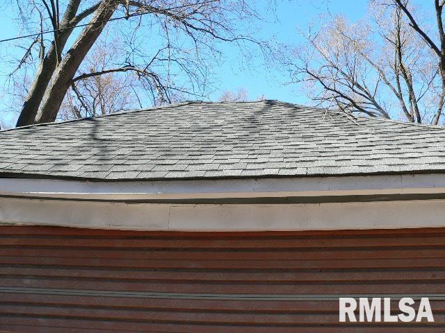 2803 W Fremont St, Peoria, IL 61605 - exterior view of roof with shingles