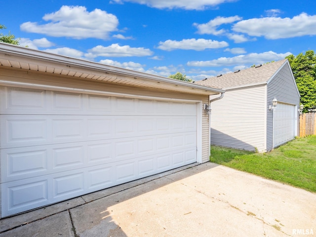 621 E Sciota Ave, Peoria Heights, IL 61616 - view of garage