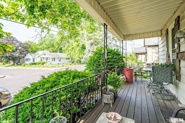 509 W Mcclure Ave, Peoria, IL 61604 - view of porch