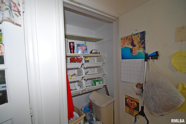 4 Alexander Ln, Bartonville, IL 61607 - view of pantry