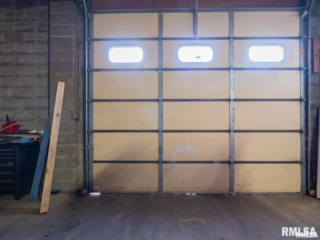 3409 Meadow Ave Unit 61611, East Peoria, IL 61611 - view of garage