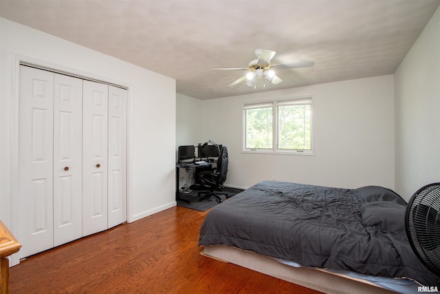 116 Field Ct, East Peoria, IL 61611 - bedroom featuring wood finished floors, a closet, a ceiling fan, and an office area