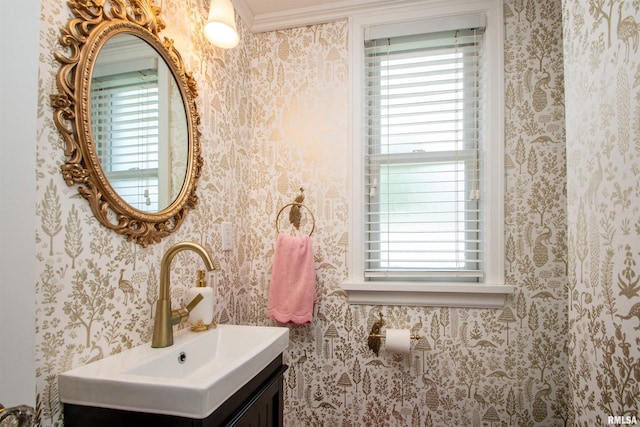 3316 N Biltmore Ave, Peoria, IL 61604 - bathroom featuring vanity
