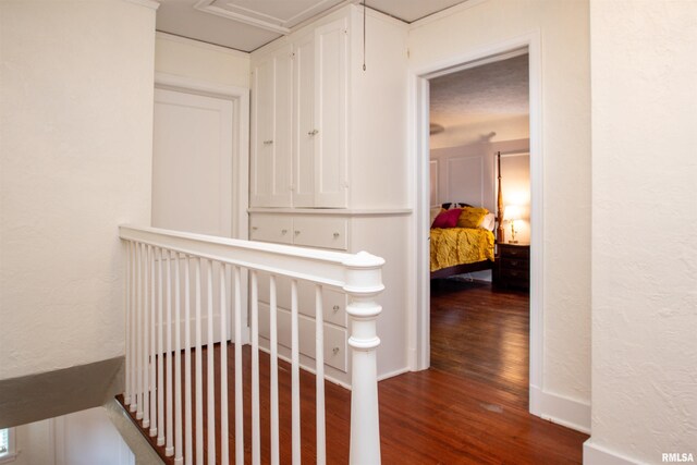 3316 N Biltmore Ave, Peoria, IL 61604 - corridor featuring wood finished floors