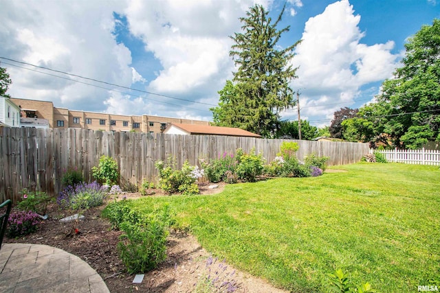 3316 N Biltmore Ave, Peoria, IL 61604 - view of fenced backyard