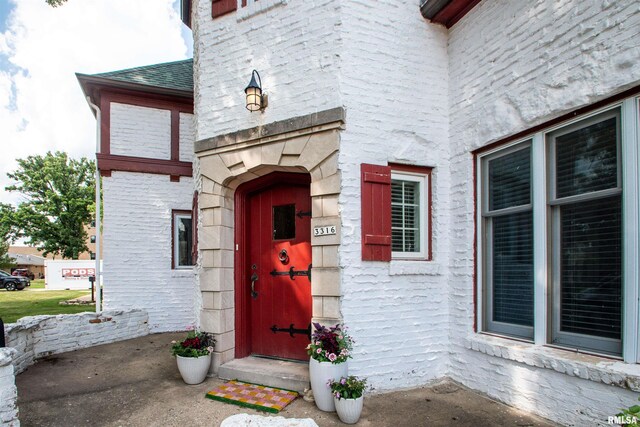 3316 N Biltmore Ave, Peoria, IL 61604 - entrance to property