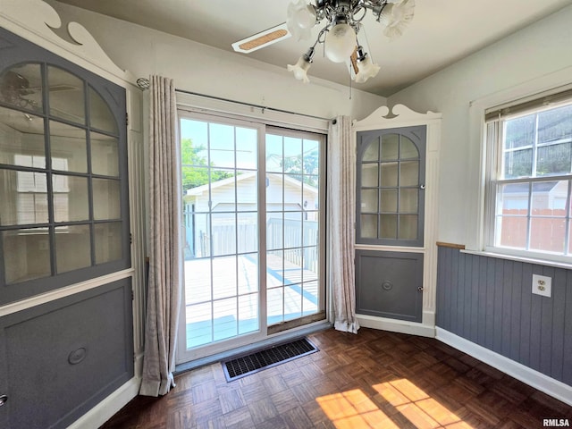 1507 W Circle Rd, Peoria, IL 61604 - entryway featuring a wainscoted wall and a ceiling fan
