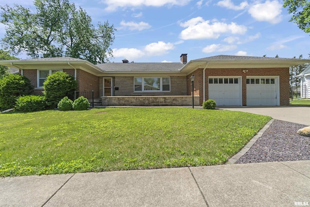 502 W Crestwood Dr, Peoria, IL 61614 - ranch-style home featuring brick siding, a garage, a front lawn, and driveway
