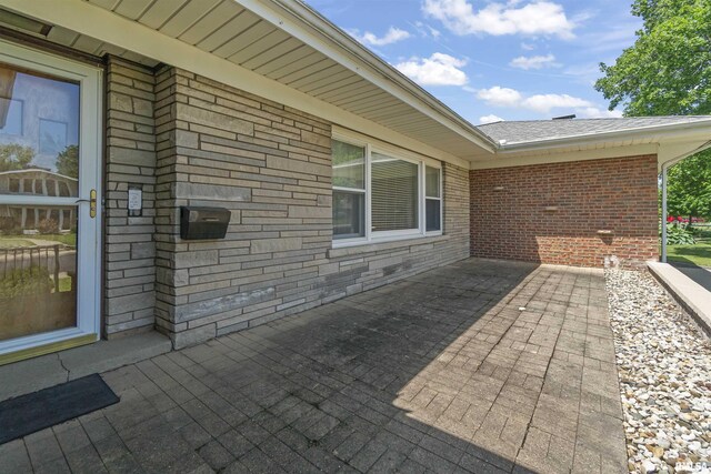 502 W Crestwood Dr, Peoria, IL 61614 - view of patio / terrace