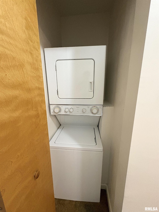 502 W Crestwood Dr, Peoria, IL 61614 - laundry room with stacked washer / dryer