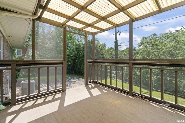 502 W Crestwood Dr, Peoria, IL 61614 - unfurnished sunroom with plenty of natural light