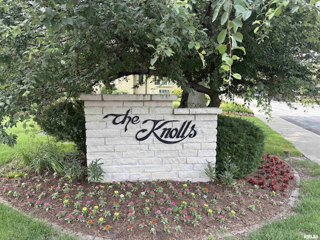 502 W Crestwood Dr, Peoria, IL 61614 - view of community / neighborhood sign
