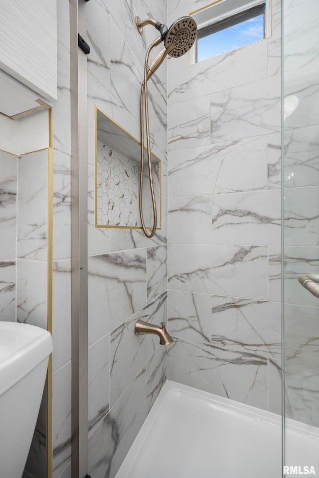 1431 E Rouse Ave, Peoria, IL 61614 - full bath featuring a marble finish shower and toilet