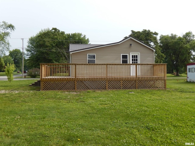 300 E Summer St, Plymouth, IL 62367 - back of house featuring a deck and a lawn