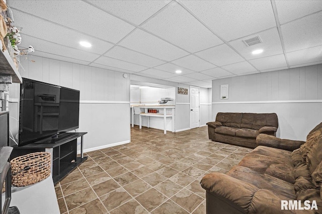 1536 Hickory Point Rd, Metamora, IL 61548 - living area featuring recessed lighting and a drop ceiling