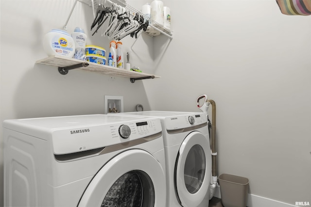 4096 Oak Run Dr, Dahinda, IL 61428 - laundry room with independent washer and dryer