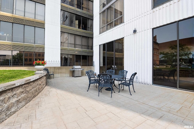 123 SW Jefferson St Unit E10C, Peoria, IL 61602 - view of patio